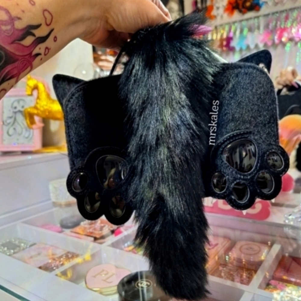 Black Cat Crossbody Bag - Picture 6 of 9